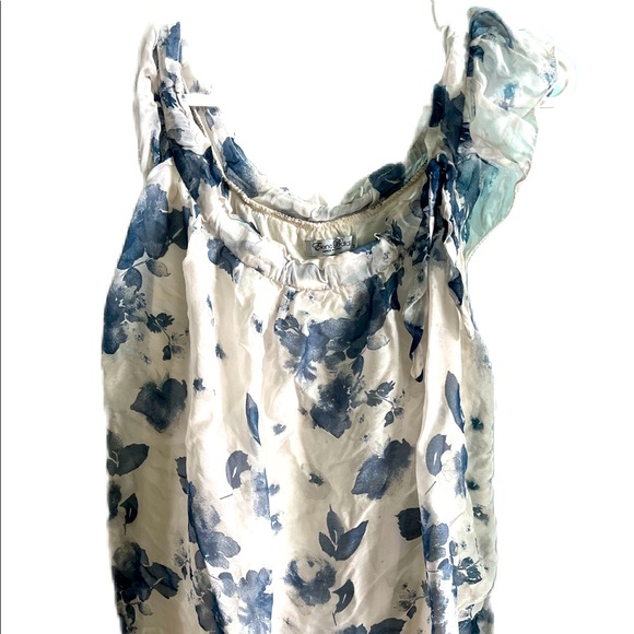 Ladies flowing dressy tank top - Picture 1 of 1